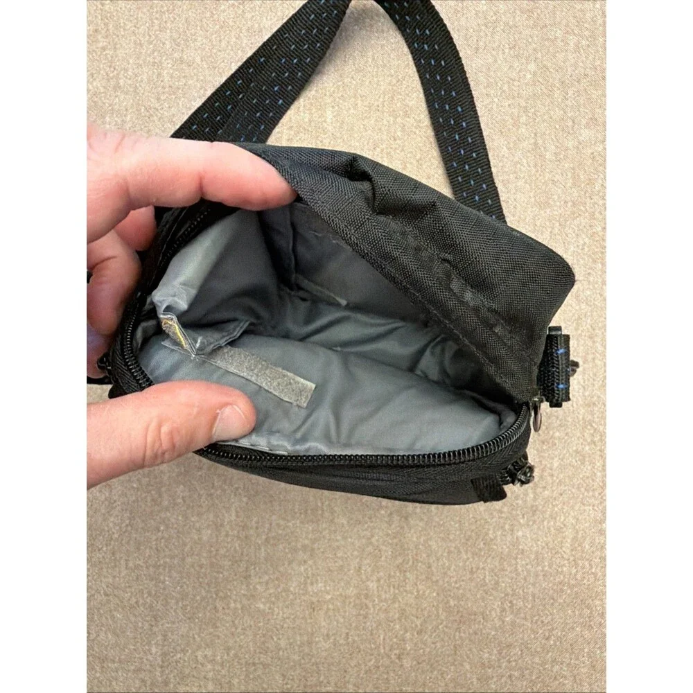 Samsonite Small Black Padded Camera Bag Case Strap & Several Compartments